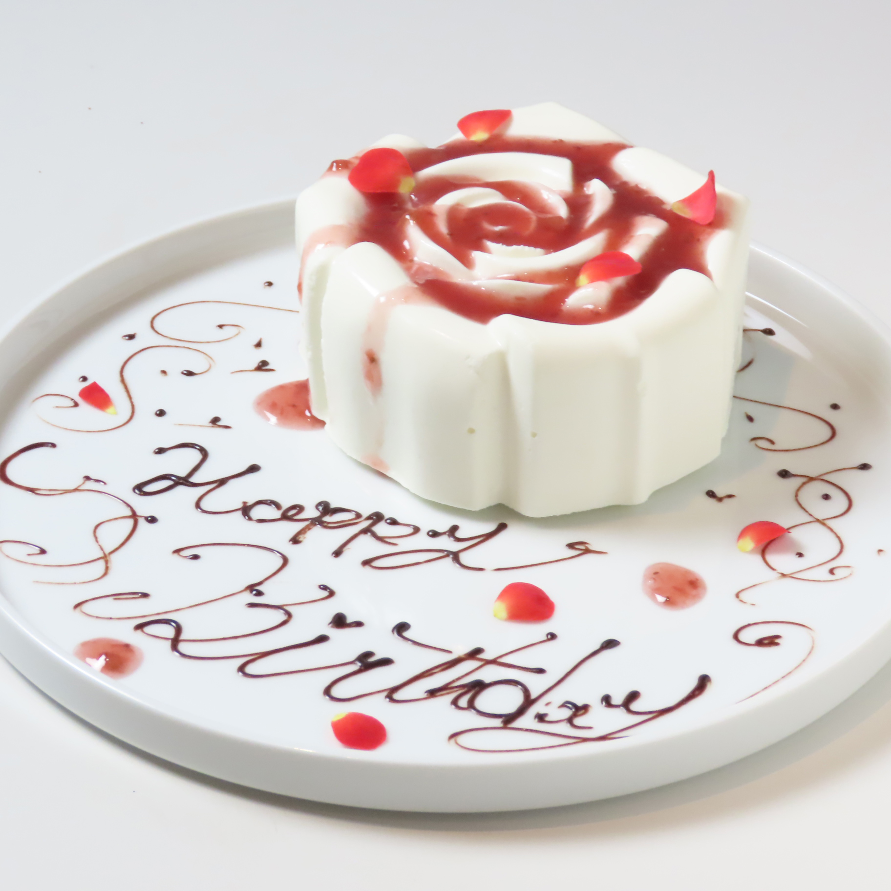 薔薇の花をかたどったバースデープレート